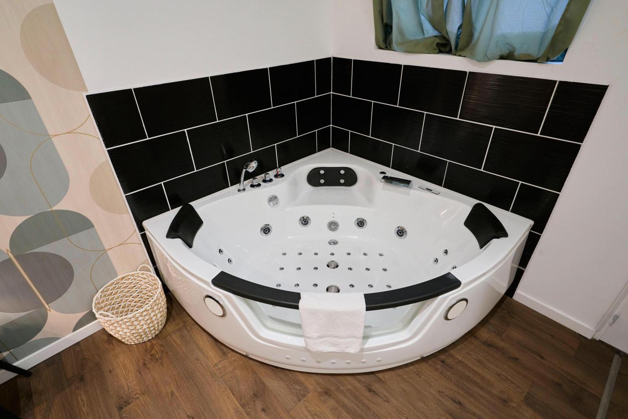 Appartamento Ng Prestige - Miln 1 - Balneo - Wifi & Netflix Roubaix Esterno foto